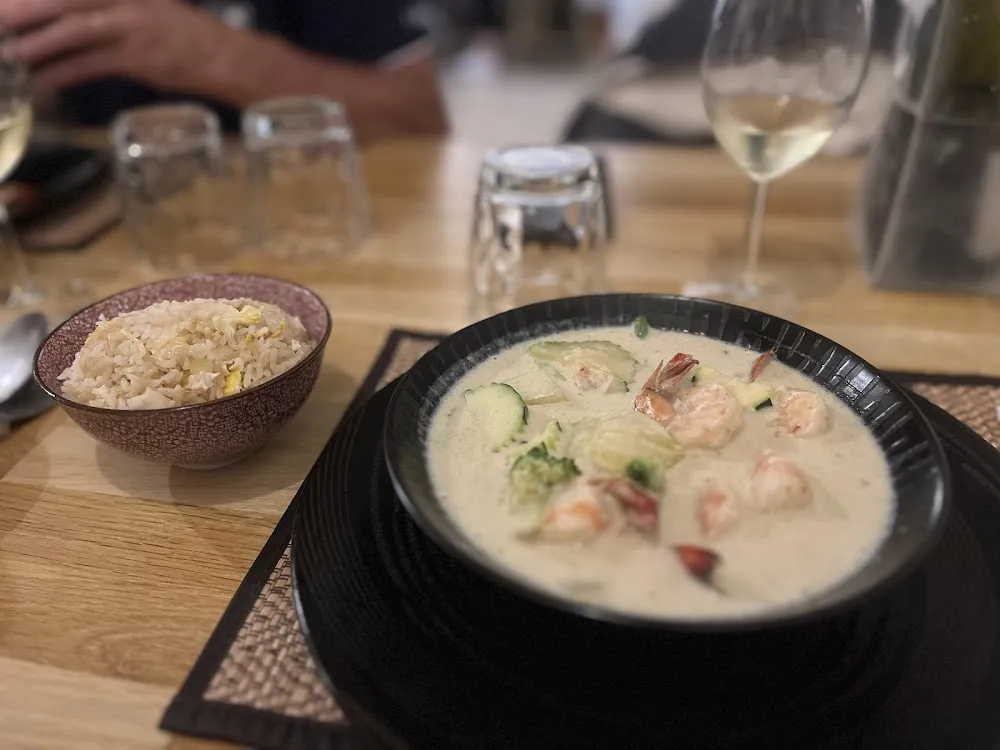 Crevettes Légumes Et Curry Vert